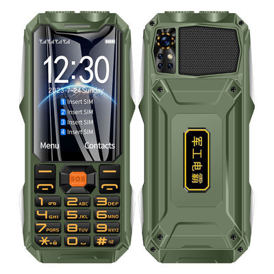 4 SIM Card 2G Cell Phone Lampu senter FM Radio Q9 3,5 Inch Panjang Bertahan
